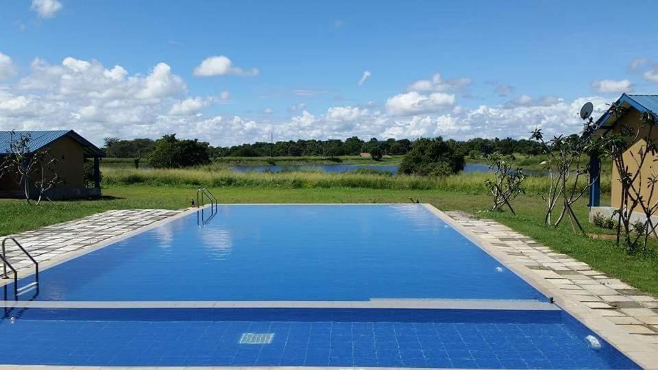 Rho Sigiriya Lake Edge Retreat Kibissa Exterior photo