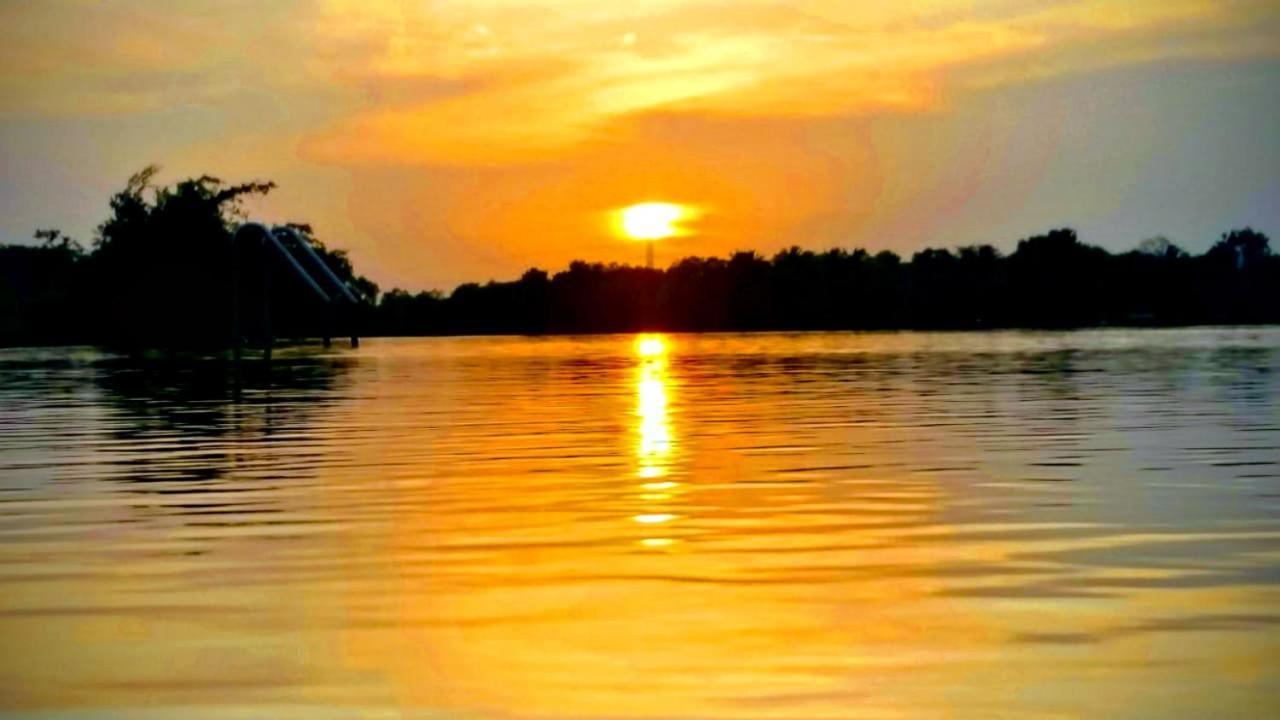 Rho Sigiriya Lake Edge Retreat Kibissa Exterior photo